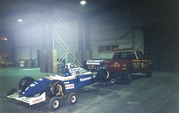 transport samochodu wyścigowego